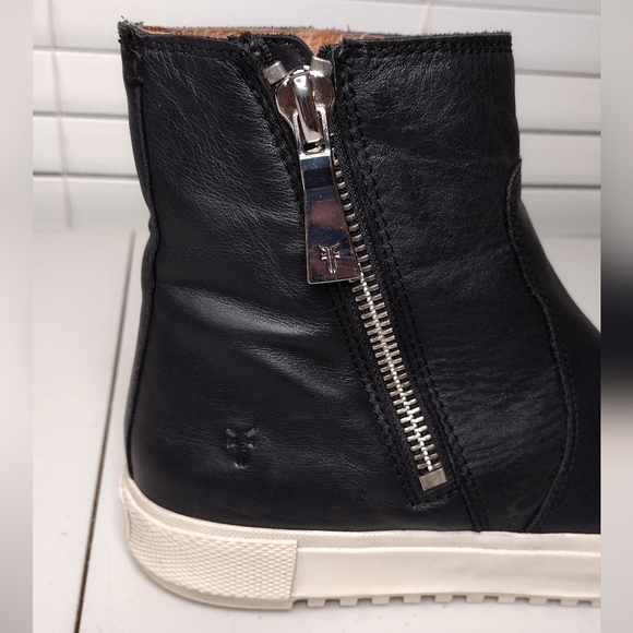 Frye Gia Lug Women's Leather Zip Ankle Booties Sz 8.5 - Picture 9 of 16